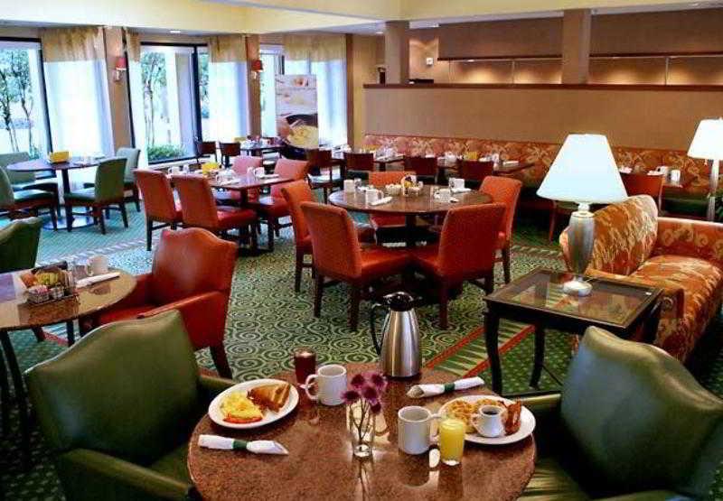 Courtyard Birmingham Hoover Restoran gambar